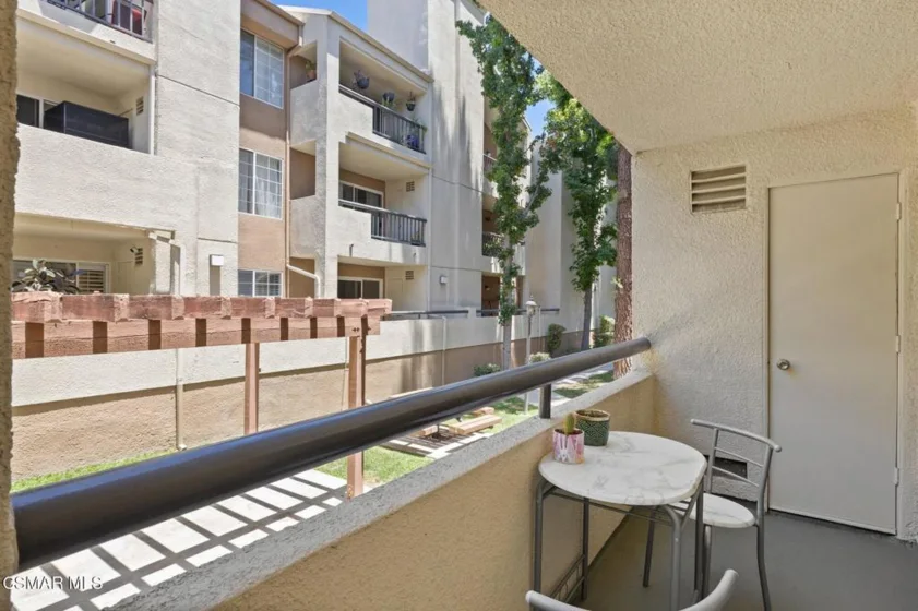 5530 Owensmouth Avenue #114 photo 3