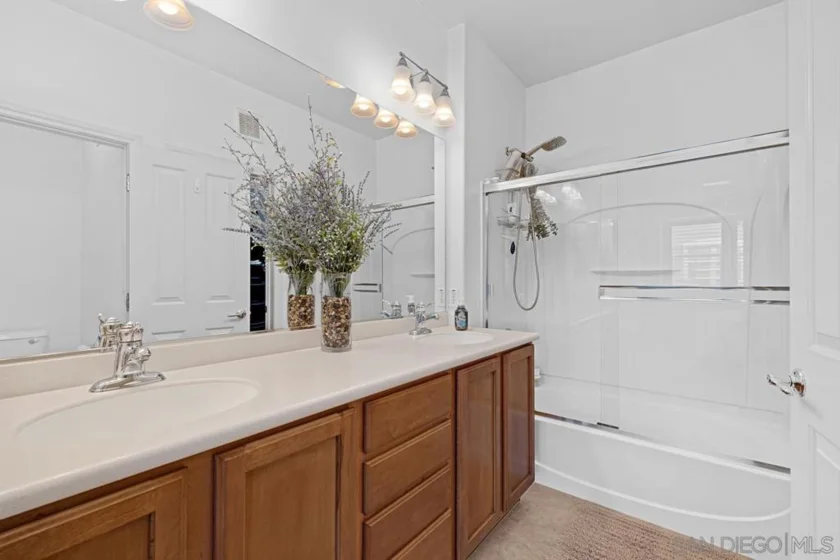 1800 Clare Lane photo 22