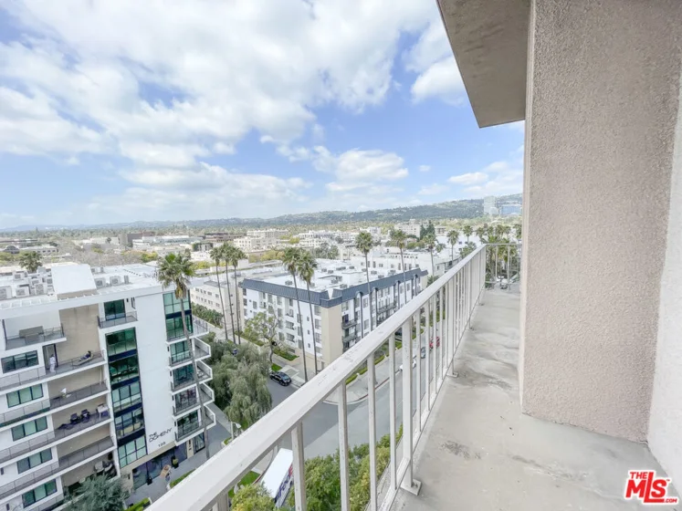 100 S Doheny Drive #920 photo 13