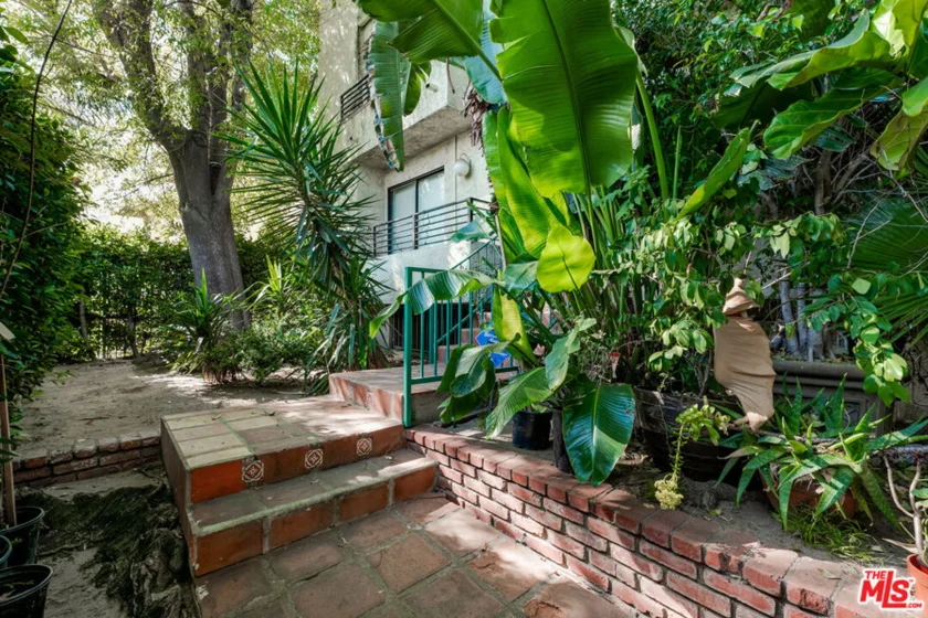 8221 Langdon Avenue #208 photo 18