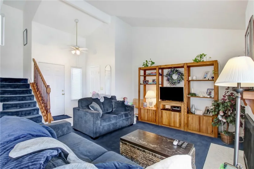 274 Parkview Place photo 3