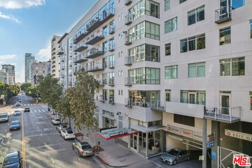 645 W 9th Street #740 photo 45