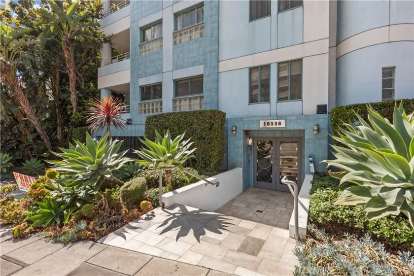 10336 Wilshire #703 photo 27