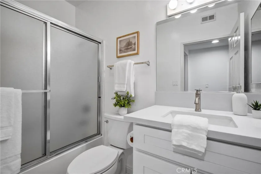 1921 Malcolm Avenue #201 photo 3
