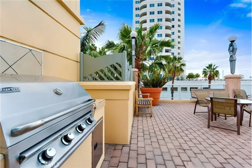 488 E Ocean #1607 photo 28
