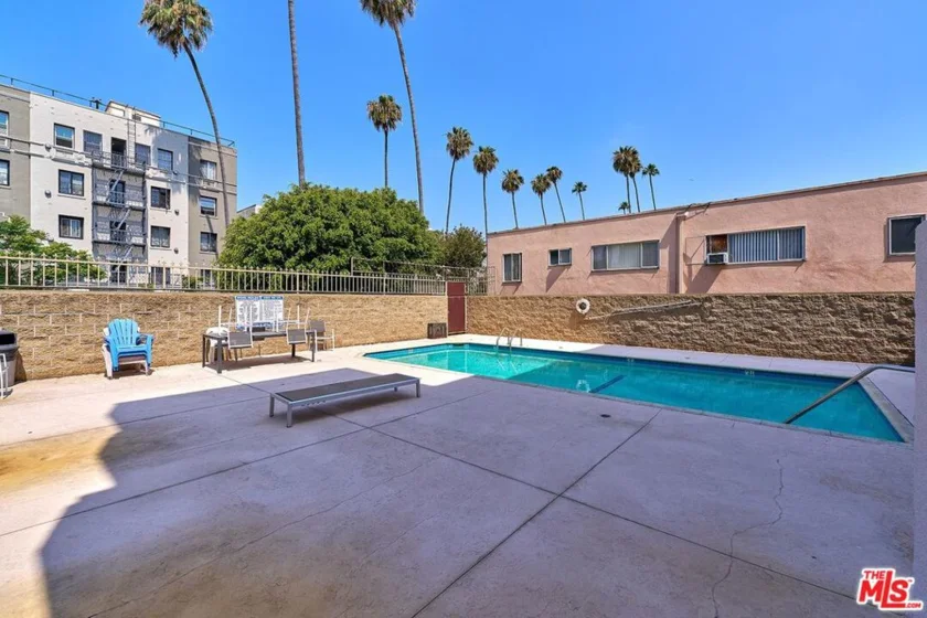 533 S St Andrews Place #410 photo 10