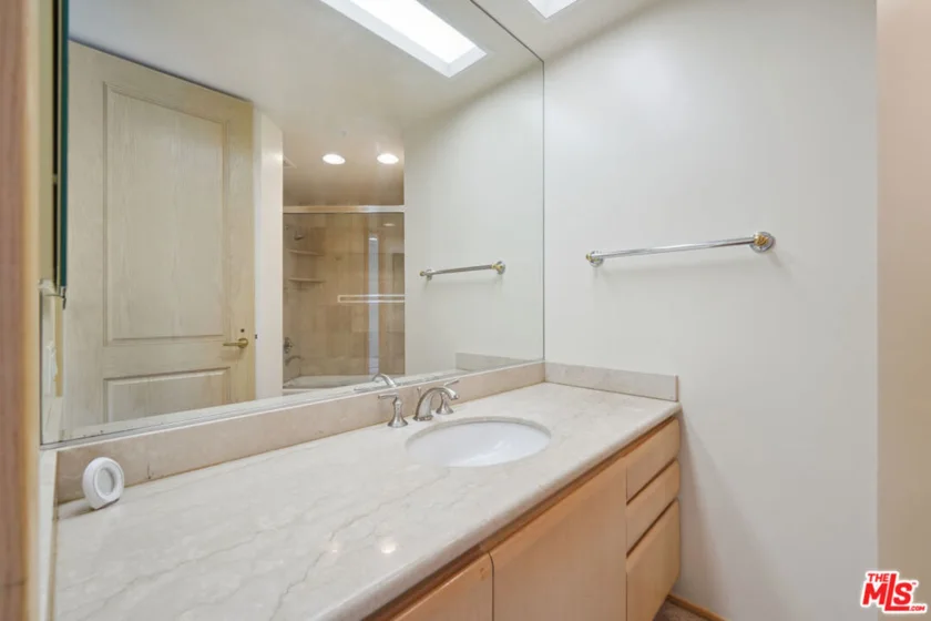 10490 Wilshire Boulevard #1402 photo 15