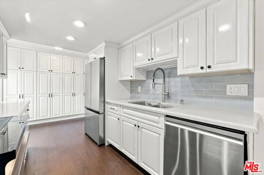 5870 Green Valley Circle #309 photo 17
