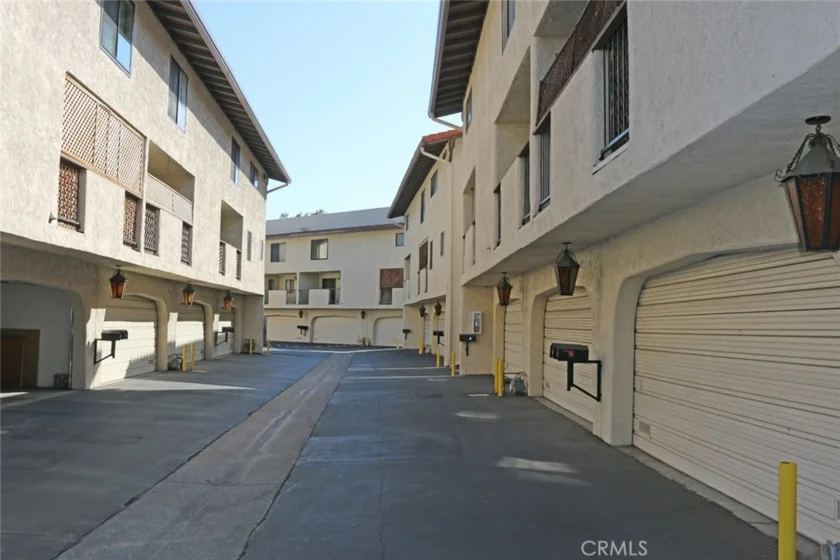 400 S Flower Street #41 photo 20
