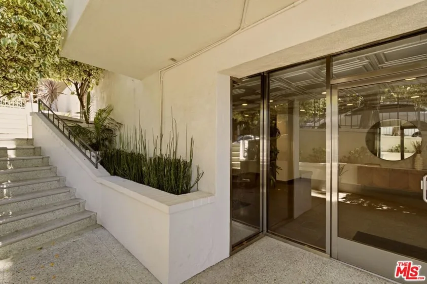 960 Larrabee Street #117 photo 18