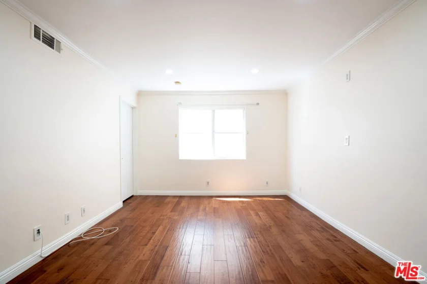 433 S Manhattan Place #108 photo 23