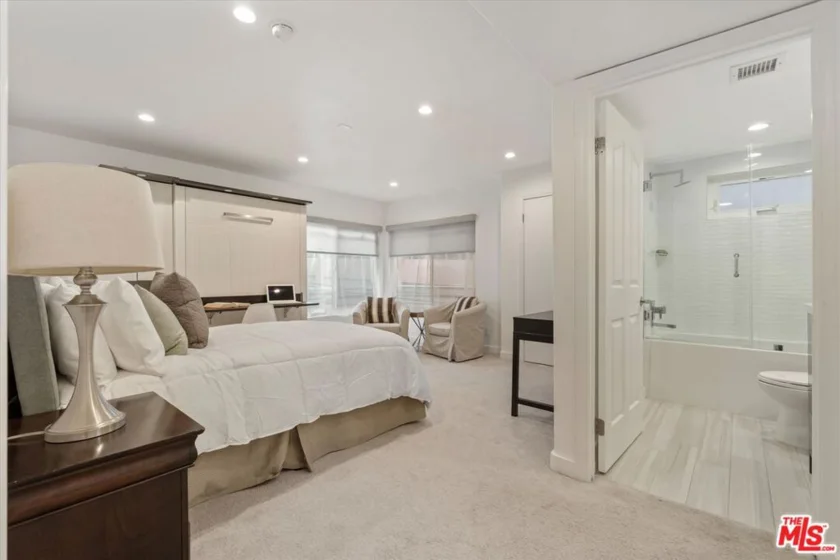 1160 Granville Avenue #108 photo 15