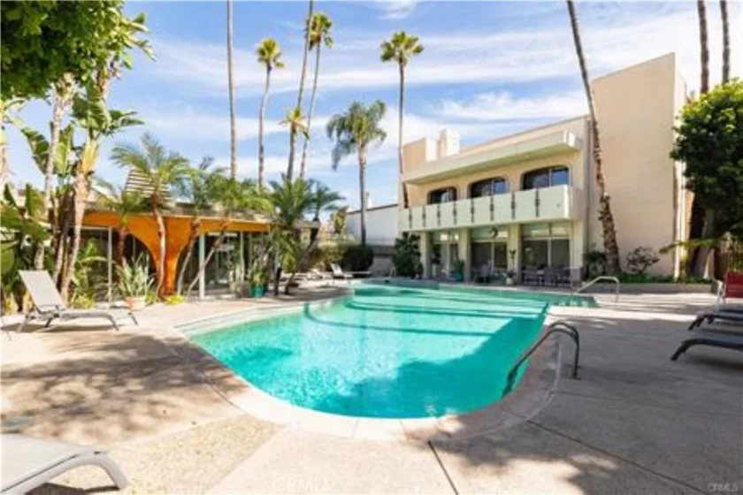 5330 Lindley #209 photo 20