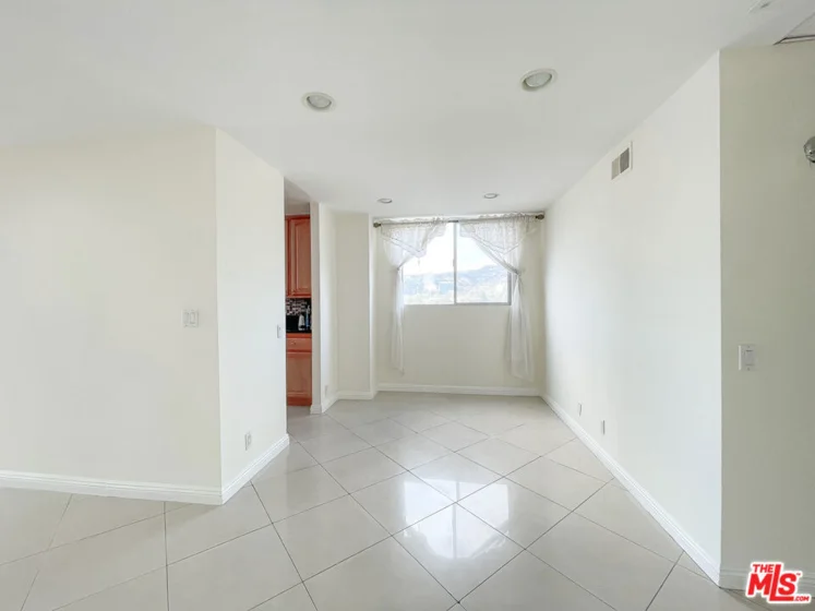 100 S Doheny Drive #920 photo 9