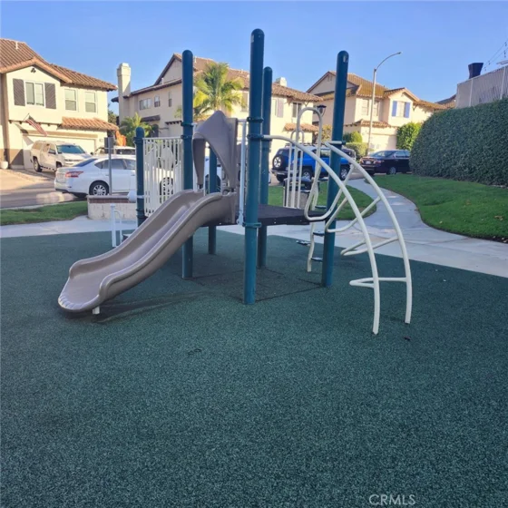 2057 San Diego photo 18