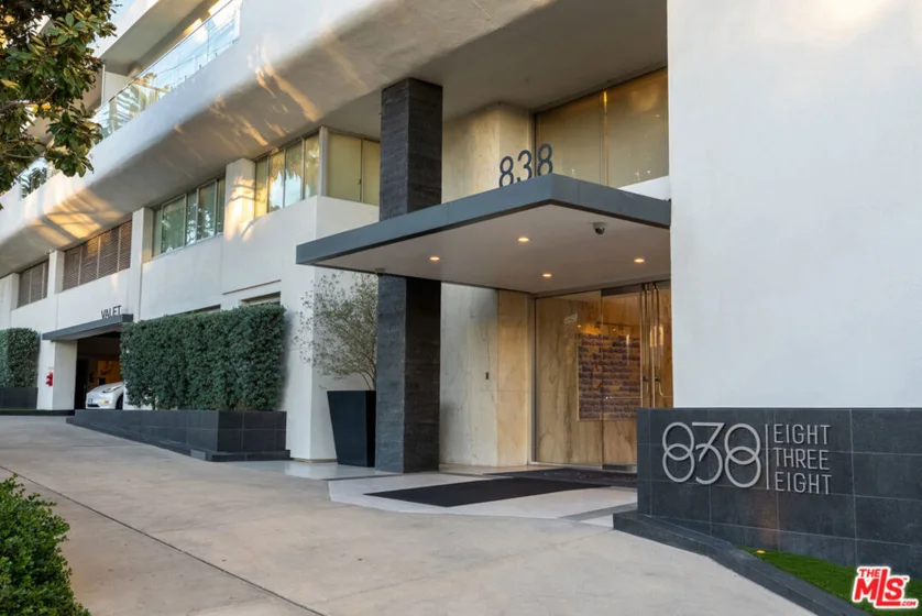 838 N Doheny Drive #1001 photo 2