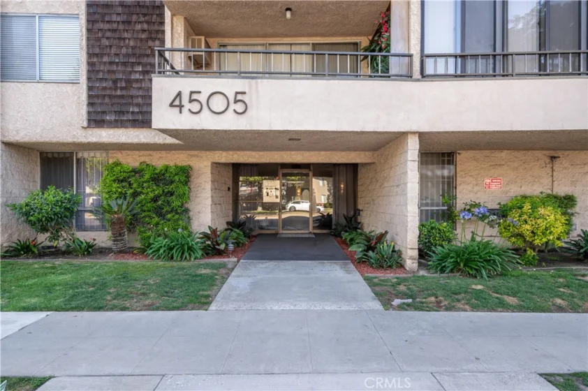 4505 California #402 photo 1