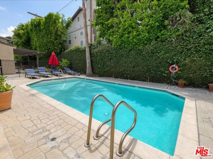 4477 Woodman Avenue #304 photo 31