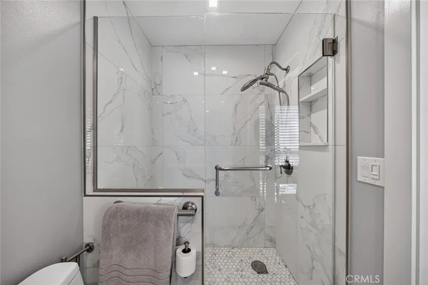 5201 S S Marina Pacifica Drive photo 16