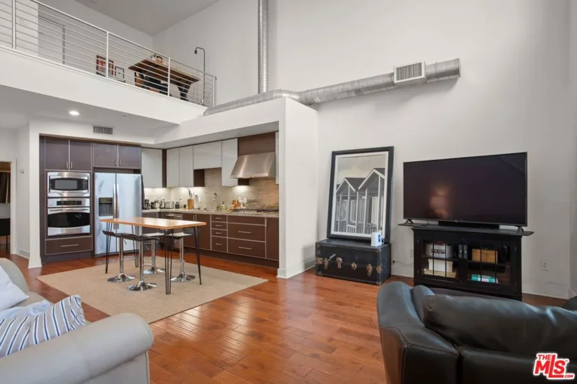 25 Delancy photo 9