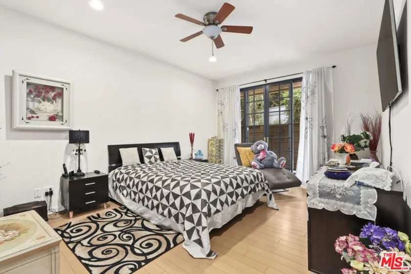 4230 Stansbury Avenue #105 photo 21