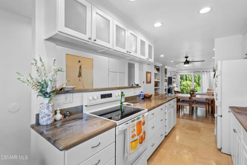 6466 Cavalleri Road photo 3