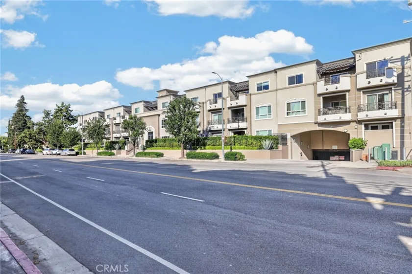 4424 Whitsett Avenue #303 photo 40