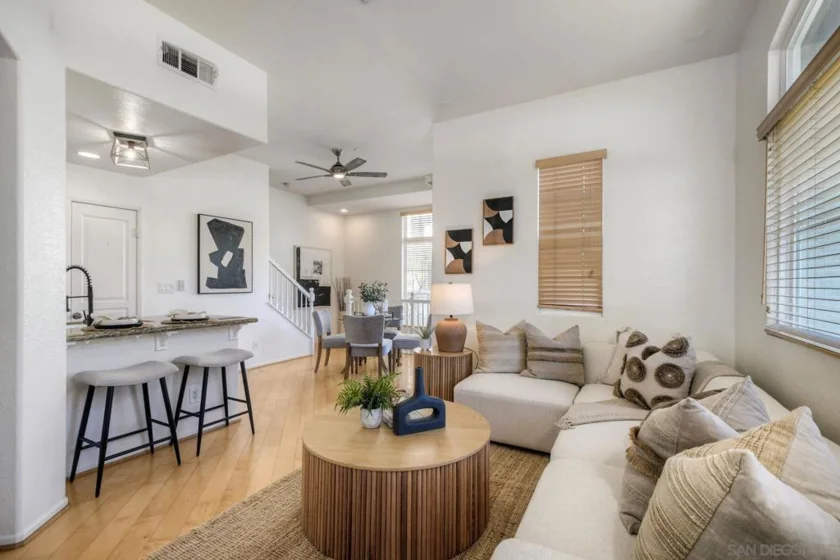 598 Almond Road photo 1