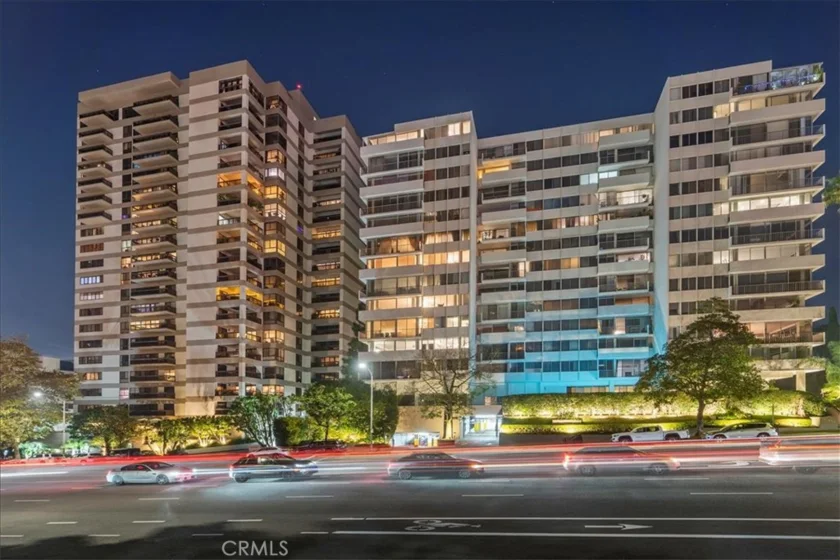 10433 Wilshire Boulevard #808 photo 1
