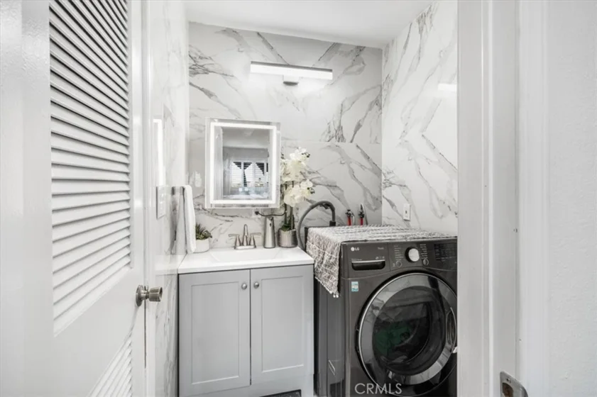 278 N Wilshire #129 photo 19