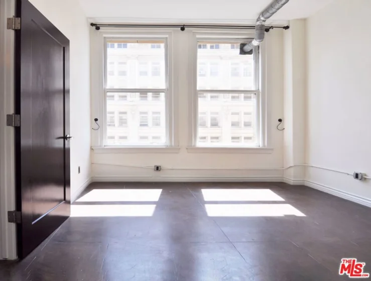 215 W 7th Street #907 photo 6