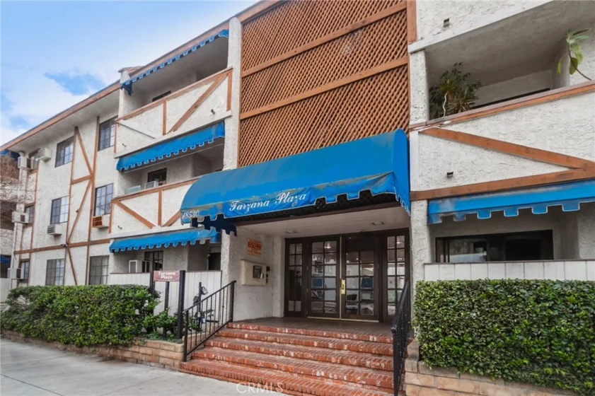 18530 Hatteras Street #334 photo 1