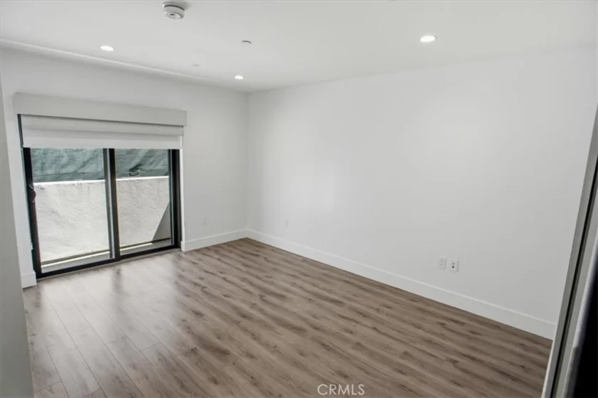 829 N Martel #4 photo 4