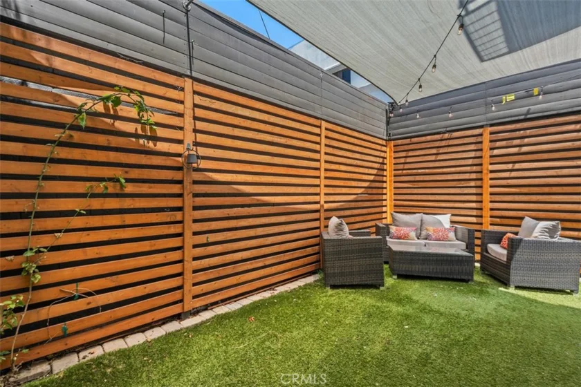 1171 Stanford photo 16