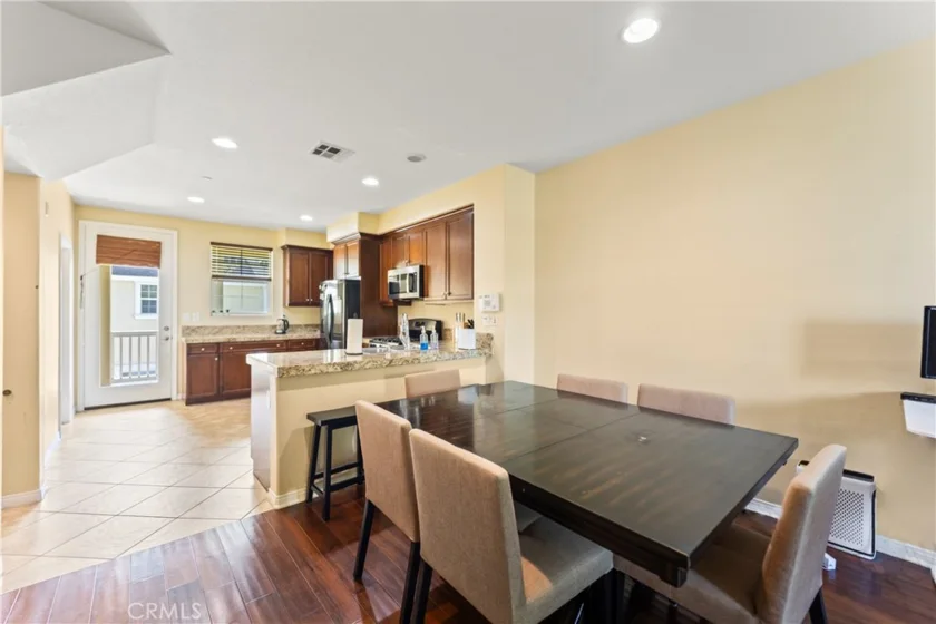 1123 Abelia photo 7
