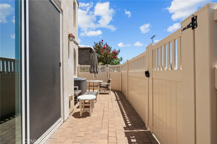 44075 Calle Luz photo 6