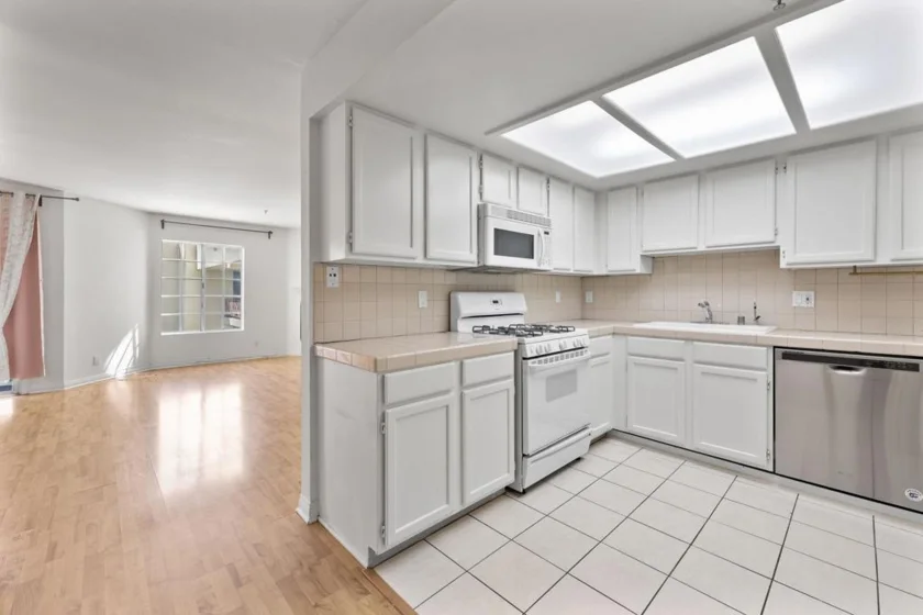 1131 Campbell #212 photo 8
