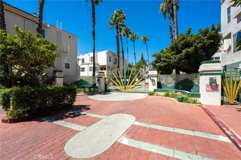 5455 Sylmar Avenue #401 photo 1