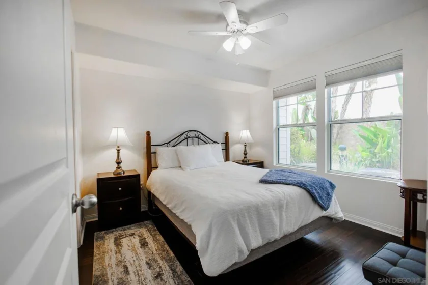 810 Harbor Cliff Way #230 photo 22