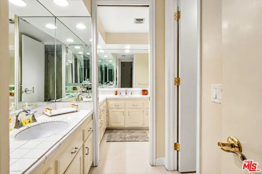 14923 Moorpark Street #101 photo 8