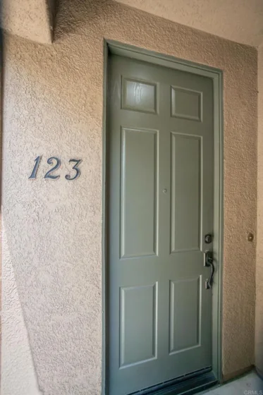 425 S Meadowbrook Drive #123 photo 2