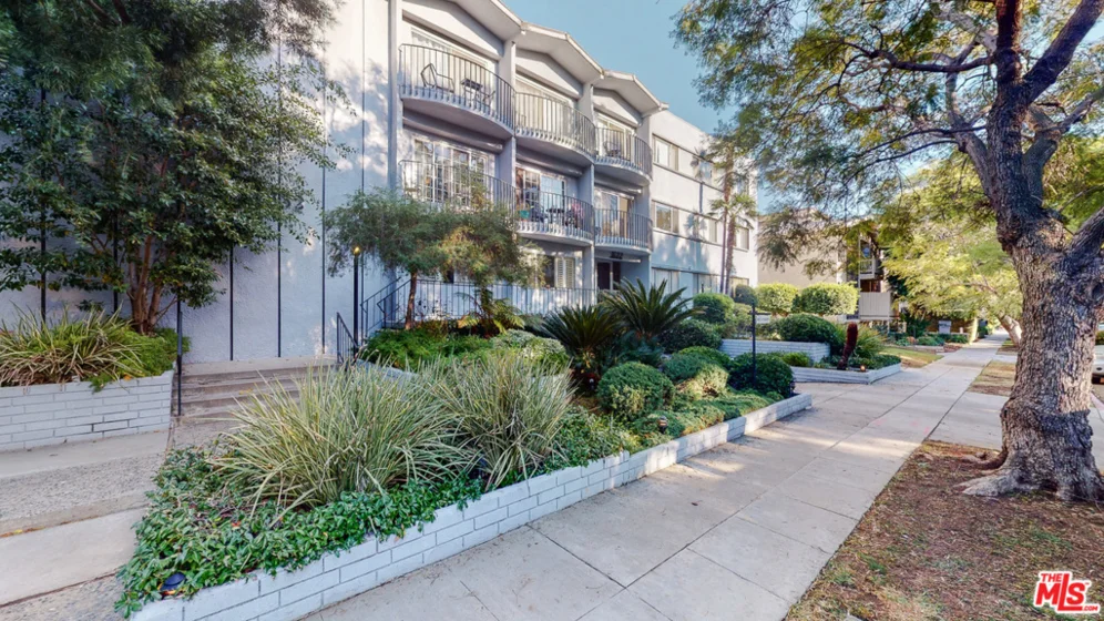 1632 Camden Avenue #302 photo 1