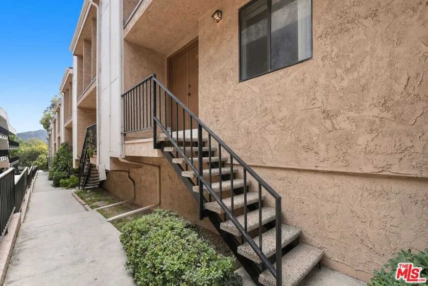3245 Altura Avenue #8 photo 3