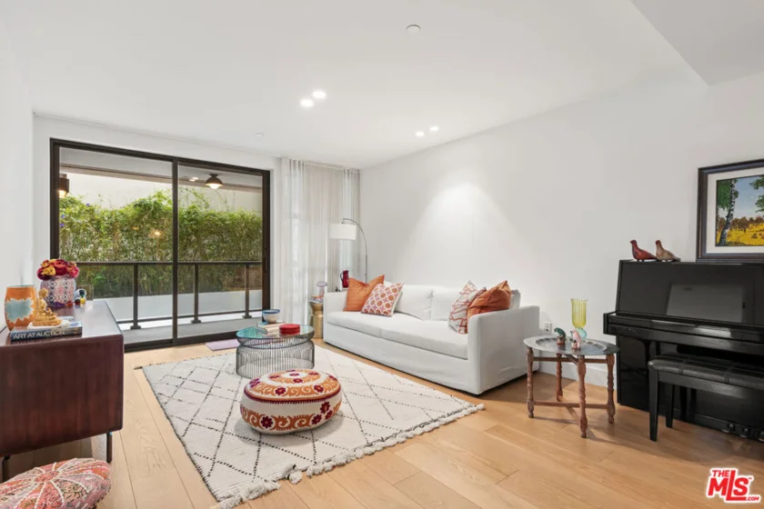10777 Wilshire Boulevard #201 photo 1