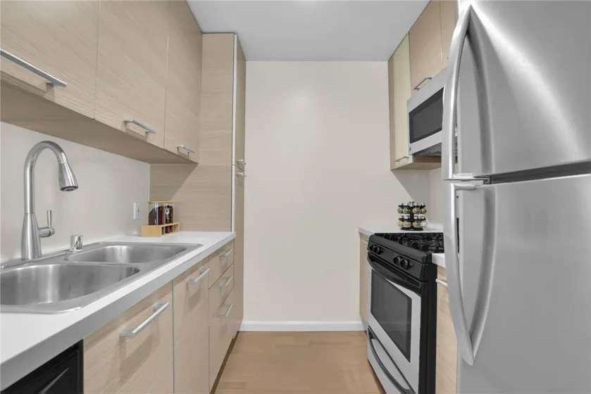 6250 Fulton Avenue #105 photo 6