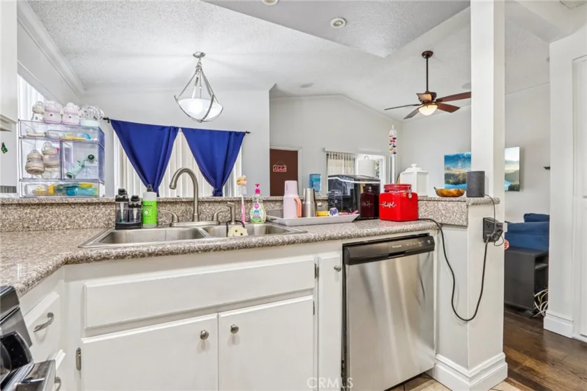 M204 La Costa photo 9