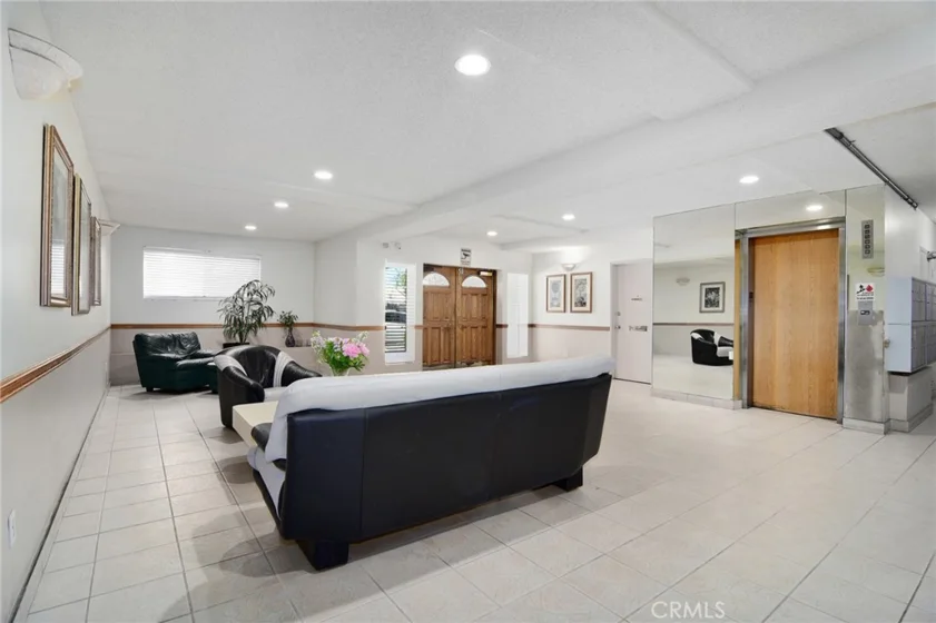 5400 Lindley Avenue #101 photo 5