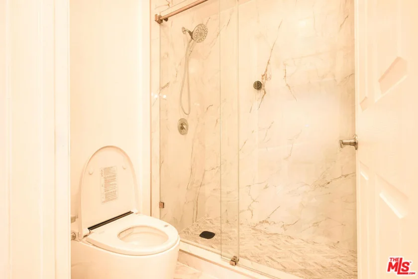 5510 Owensmouth Avenue #218 photo 15