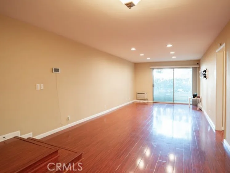 3565 Linden photo 3