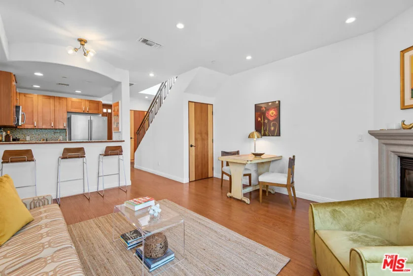 5303 Satsuma Avenue #113 photo 1